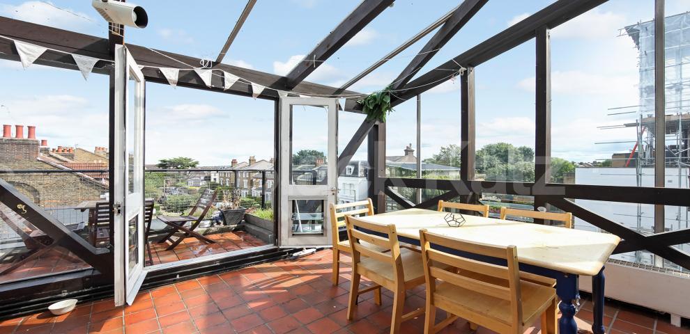 			LET , 4 Bedroom, 1 bath, 1 reception Apartment			 Trinity Road, Wandsworth Common / Balham